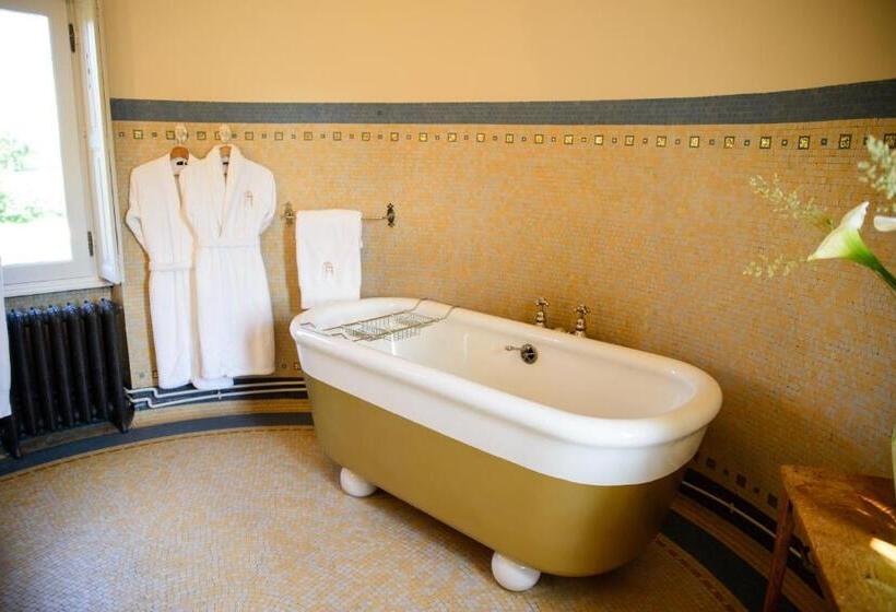 Quarto Deluxe, Château Origny De Neuvy
