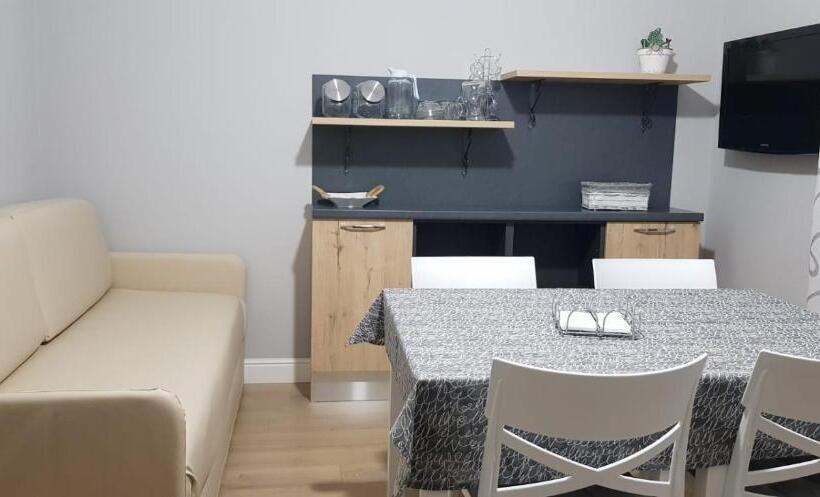 חדר סטנדרט לארבעה, Porta D Alpi