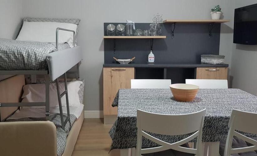 חדר סטנדרט לארבעה, Porta D Alpi