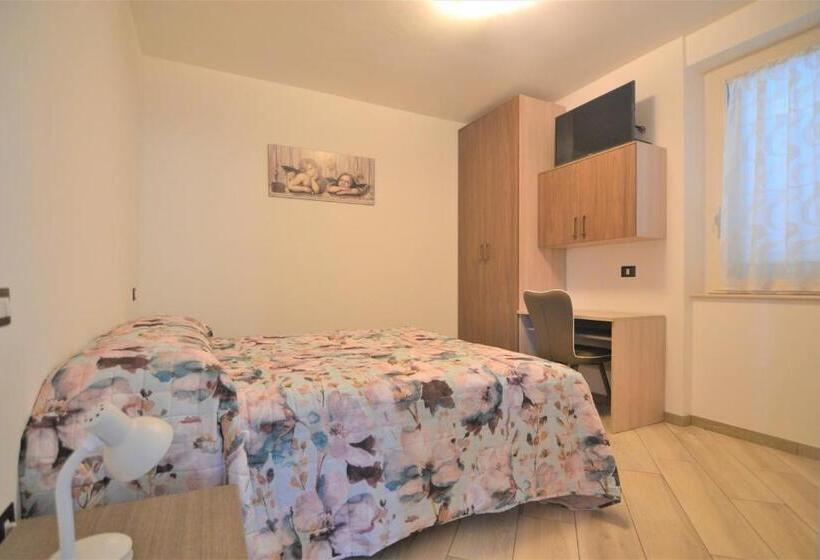 غرفة قياسية مع حمام خارجي, B&b Canavaccio