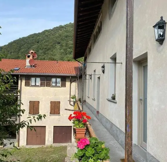 スタンダード４人部屋, B&b La Corte Del Segrino