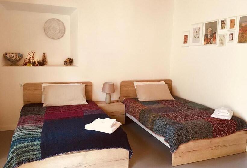 חדר סטנדרט לארבעה, B&b La Corte Del Segrino