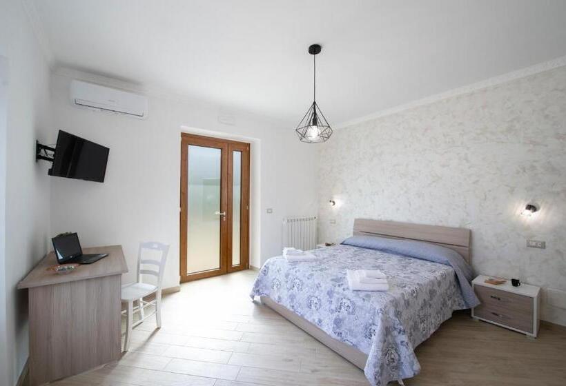 חדר סטנדרט לשלושה, Hedèrarooms