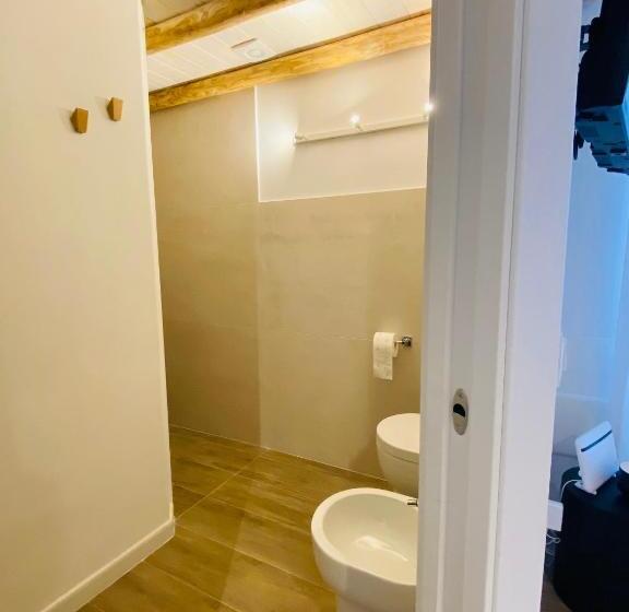 اتاق استاندارد با بالکن, Start Guesthouse