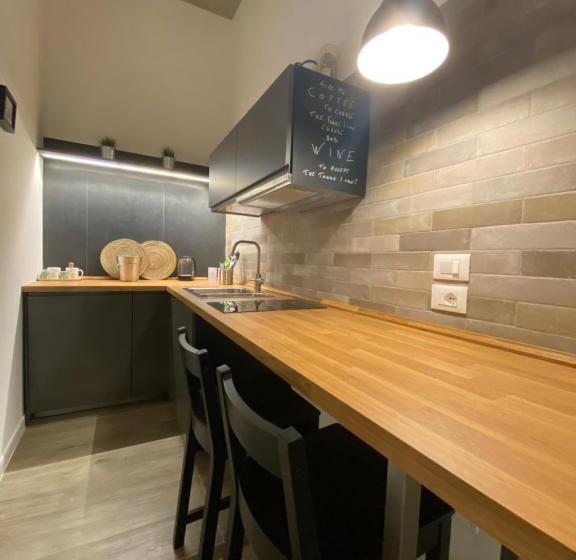 اتاق استاندارد با بالکن, Start Guesthouse