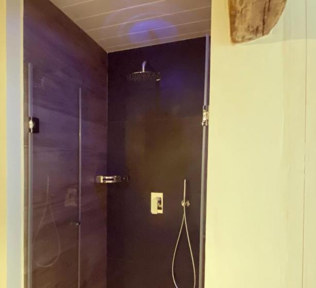 اتاق استاندارد, Start Guesthouse