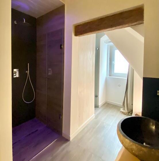 اتاق استاندارد, Start Guesthouse