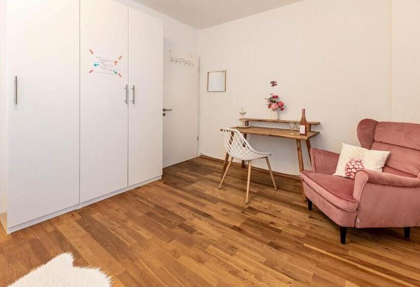 Quarto Standard Casa de Banho Partilhada, Seeglück