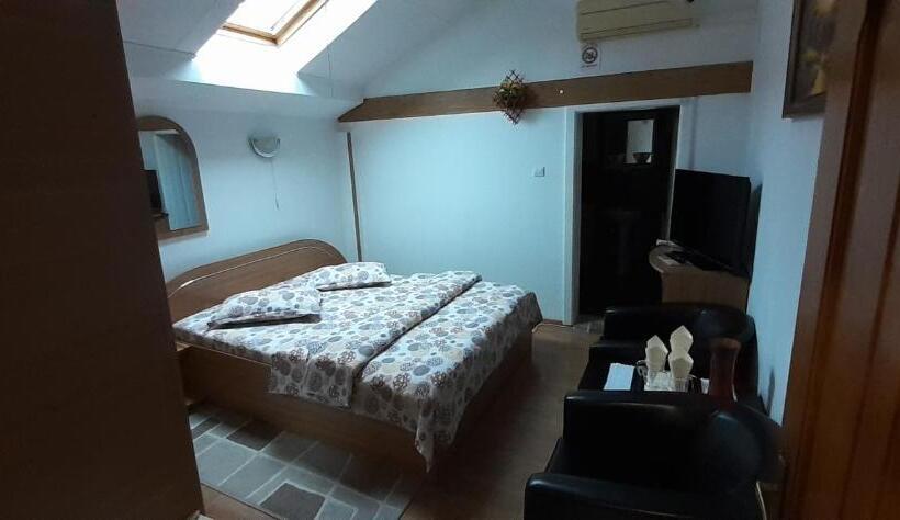 חדר סטנדרט, Pensiunea Sura