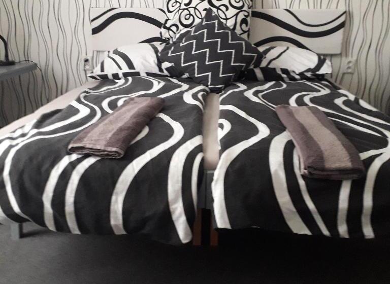 Családi Szoba, Doly 4