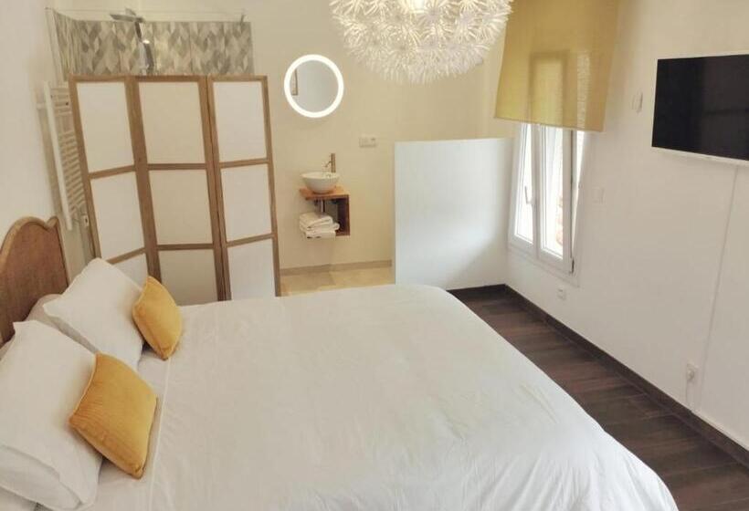 스탠다드 룸, Jas Dou Felibrige