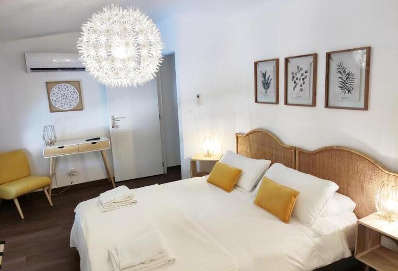 스탠다드 룸, Jas Dou Felibrige