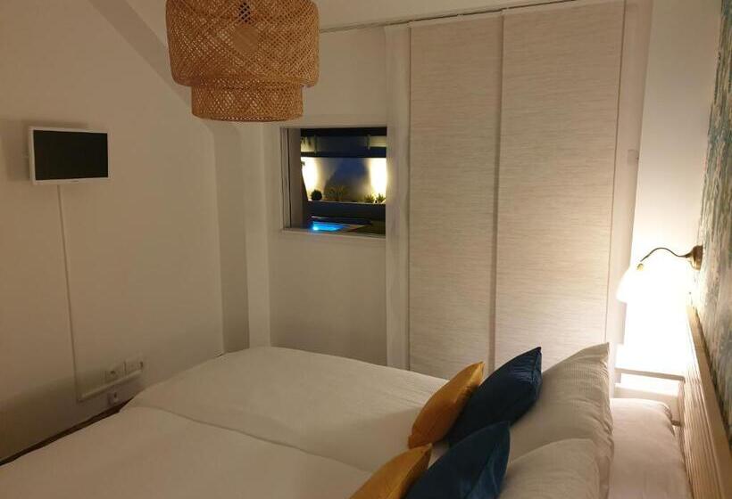 Standard room with outdoor bath, Jas Dou Felibrige
