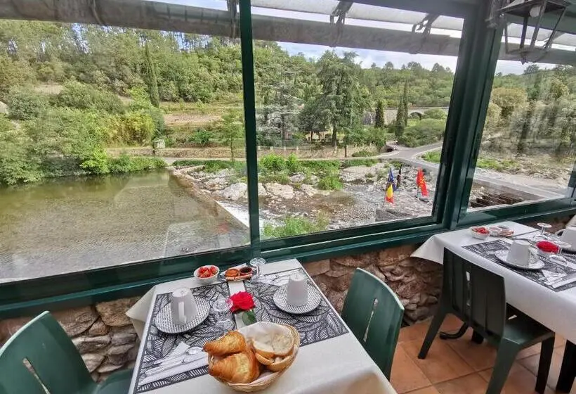 スタンダード４人部屋, Le Moulin Du Temps  Chambres Et Lounge Bar Au Bord De La Rivière