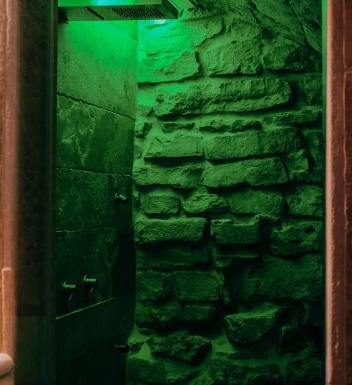 سوییت با استخر, Pietraluna Luxury B&b