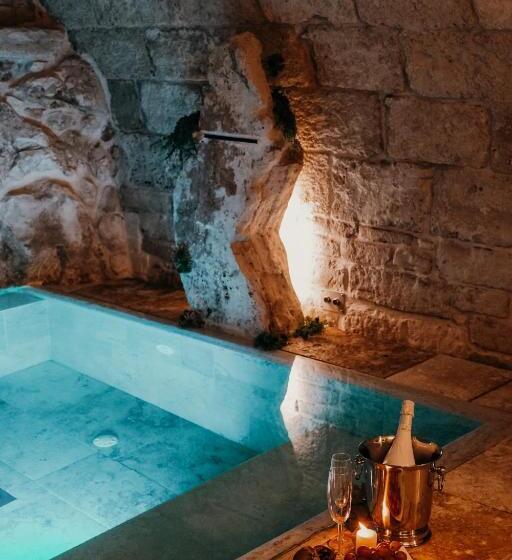 سوییت با استخر, Pietraluna Luxury B&b