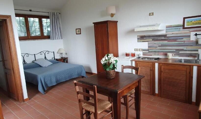 1 Bedroom Apartment Lake View, Poloturisticoumbria Rustico Con Piscina Vista Lago