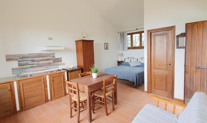 1 Bedroom Apartment Lake View, Poloturisticoumbria Rustico Con Piscina Vista Lago