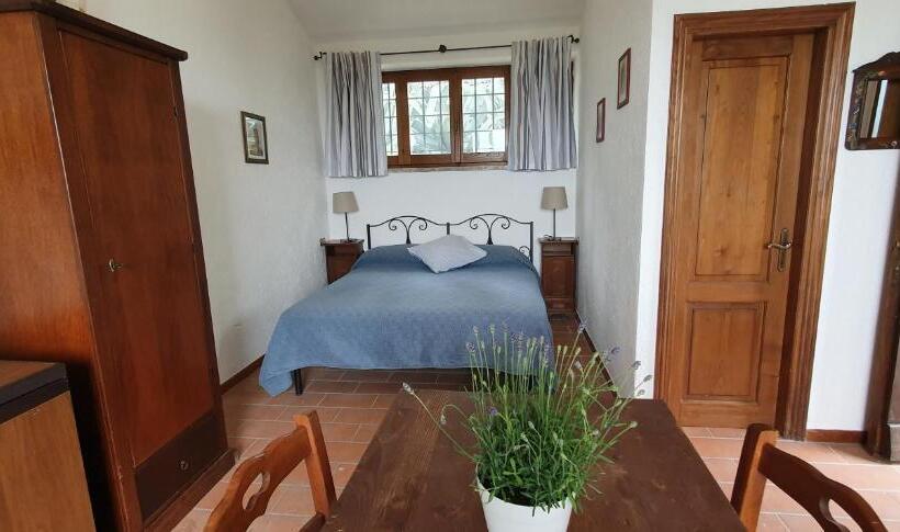 1 Bedroom Apartment Lake View, Poloturisticoumbria Rustico Con Piscina Vista Lago