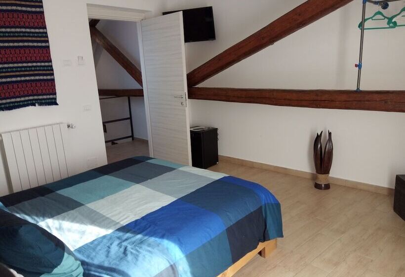 豪华房间, I Cavalieri Di Malta