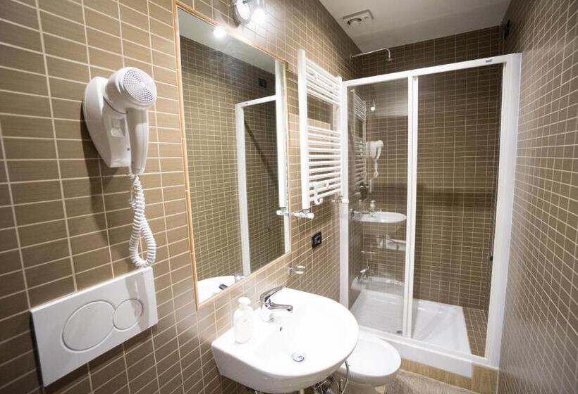 اتاق استاندارد, Funny Palace Hostel
