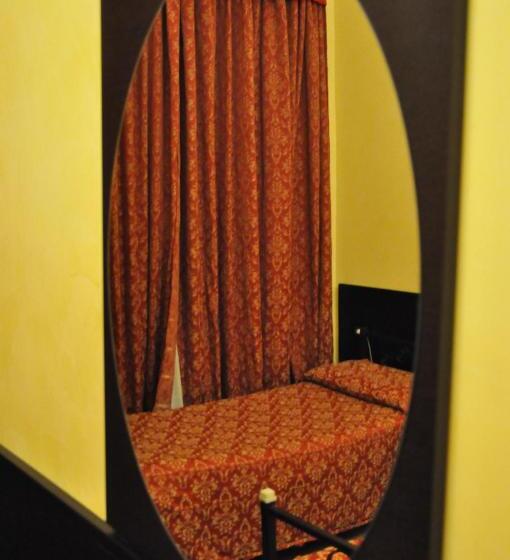 חדר סטנדרט חדר אמבטיה משותף, Funny Palace Hostel