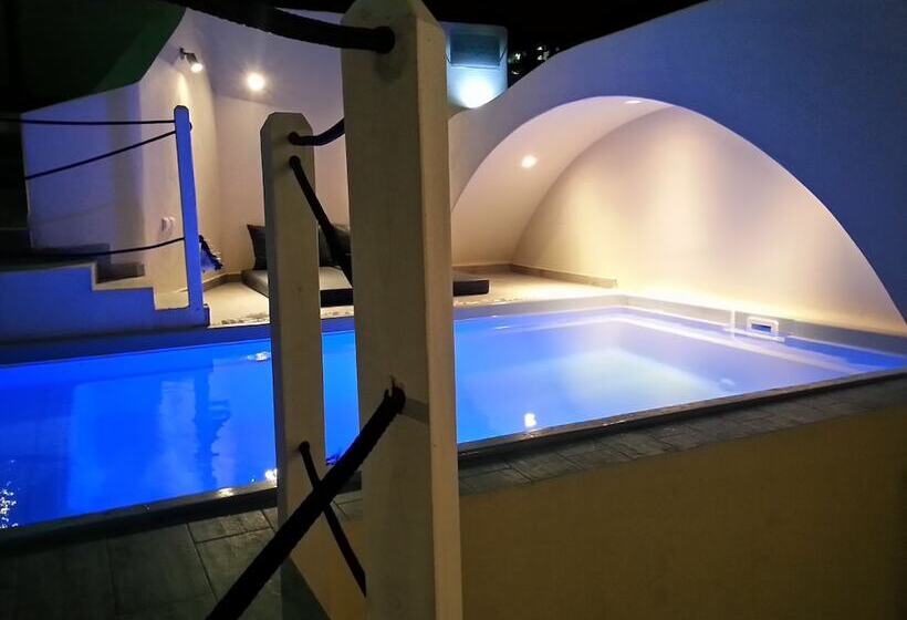 Люкс с Бассейном, Alizea Villas & Suites