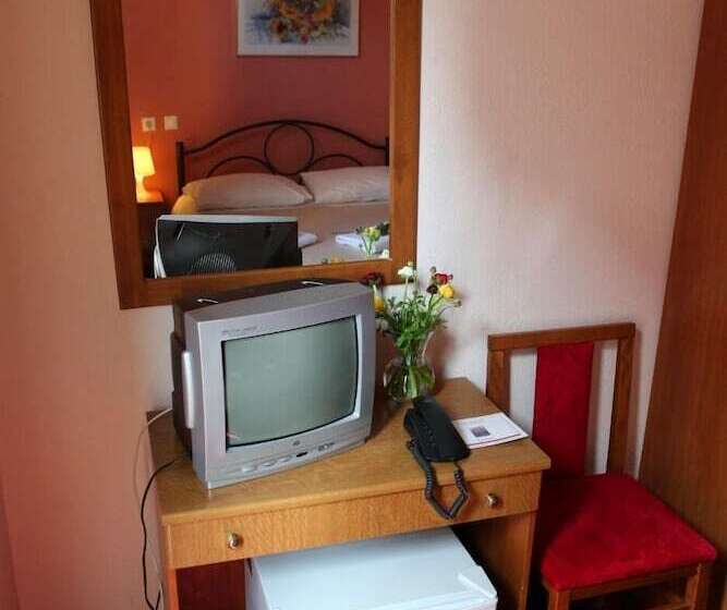 غرفة قياسية فردية, Emporikon