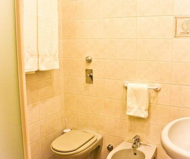 اتاق استاندارد سه نفره, Losanna