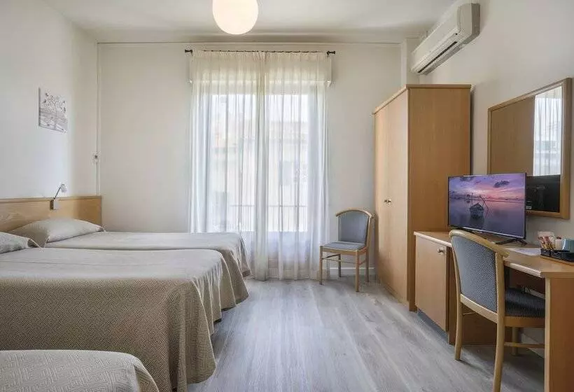 Standard Kolmen Hengen Huone, Lupori