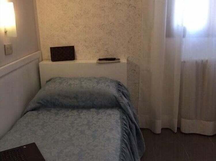 اتاق استاندارد یک نفره, Marte