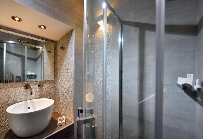 Номер Стандарт, Nazos 1