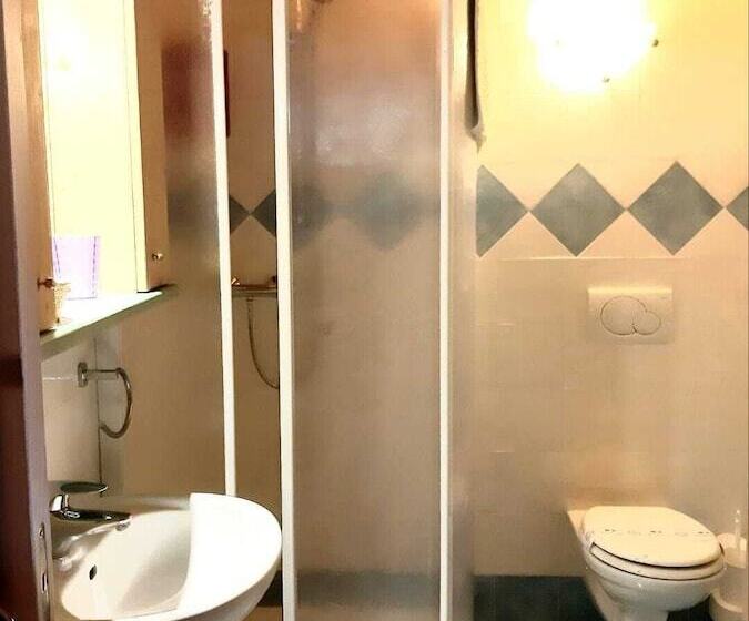 חדר סטנדרט לארבעה, San Lorenzo