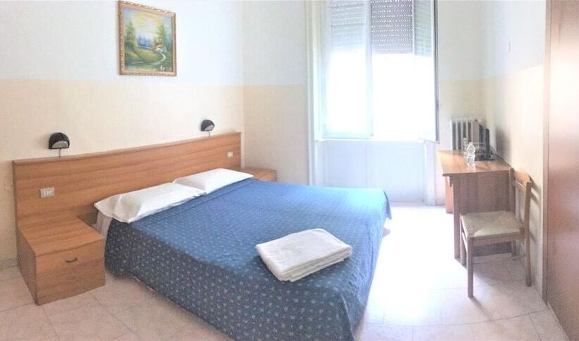 标准单人间共用浴室, San Tomaso