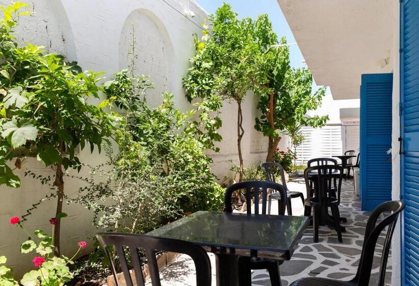 经济四人房间, Stratos Apartments & Studios