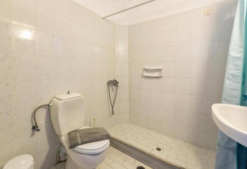 经济四人房间, Stratos Apartments & Studios