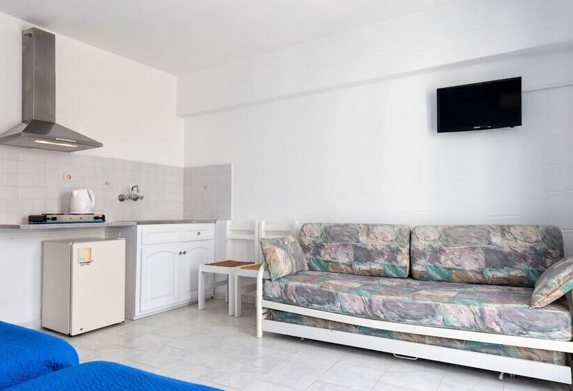 四人标准间, Stratos Apartments & Studios