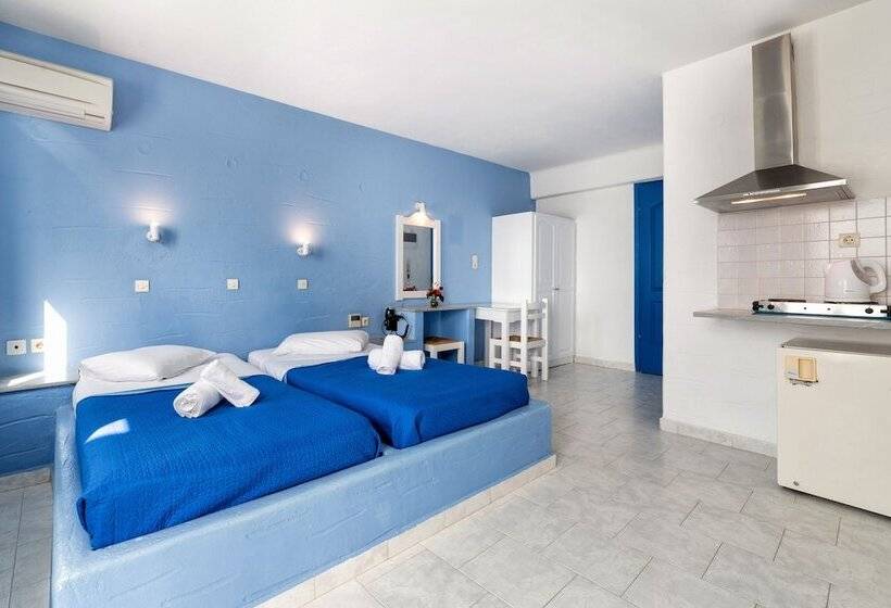 标准工作室, Stratos Apartments & Studios