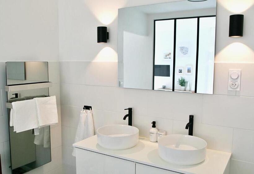 Люкс Повышенной Комфортности, Le Prince   Maison D Hôtes