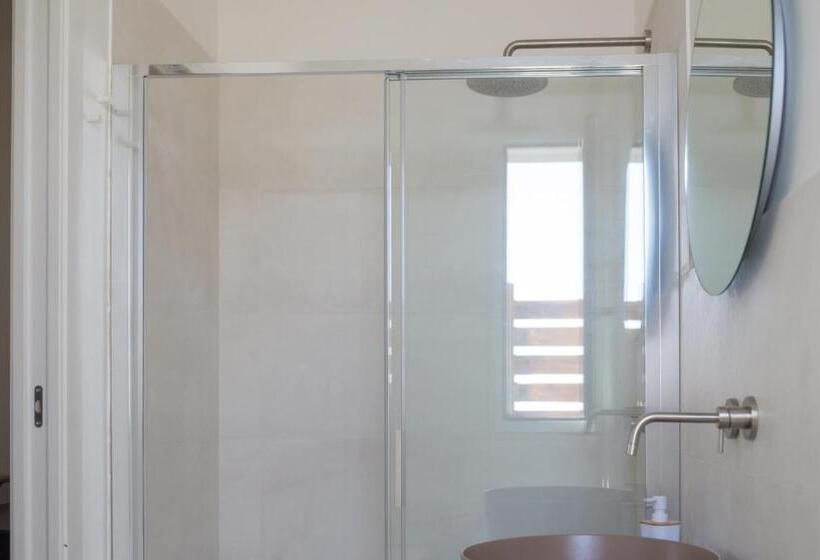 غرفة قياسية سرير كينج, Marezè