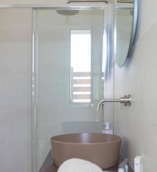 غرفة قياسية سرير كينج, Marezè