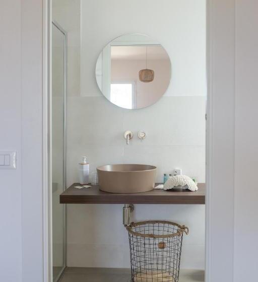 غرفة قياسية سرير كينج, Marezè