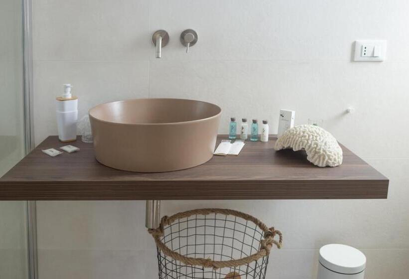 غرفة قياسية سرير كينج, Marezè