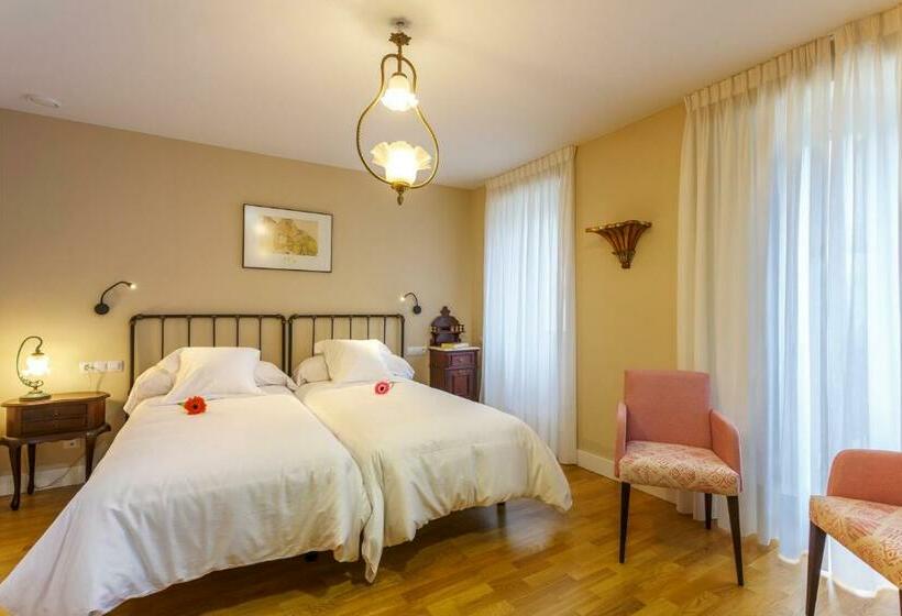 غرفه قياسيه سريرين مزدوجين, Casa Da Galbana