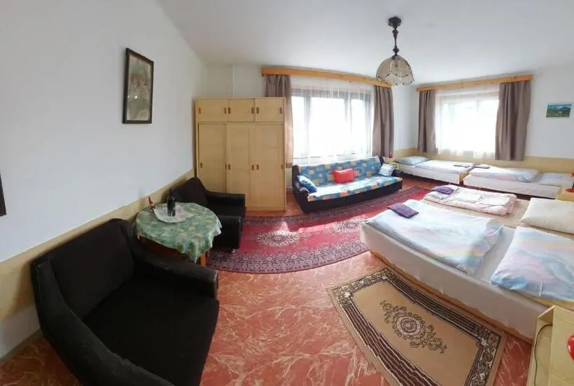 Classic Neljän Hengen Huone, Pension Maan