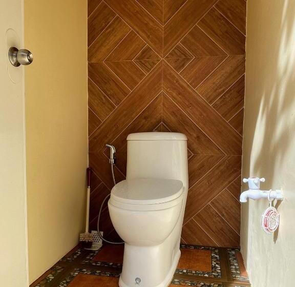 اتاق اکونومی, Blue Moon Guesthouse