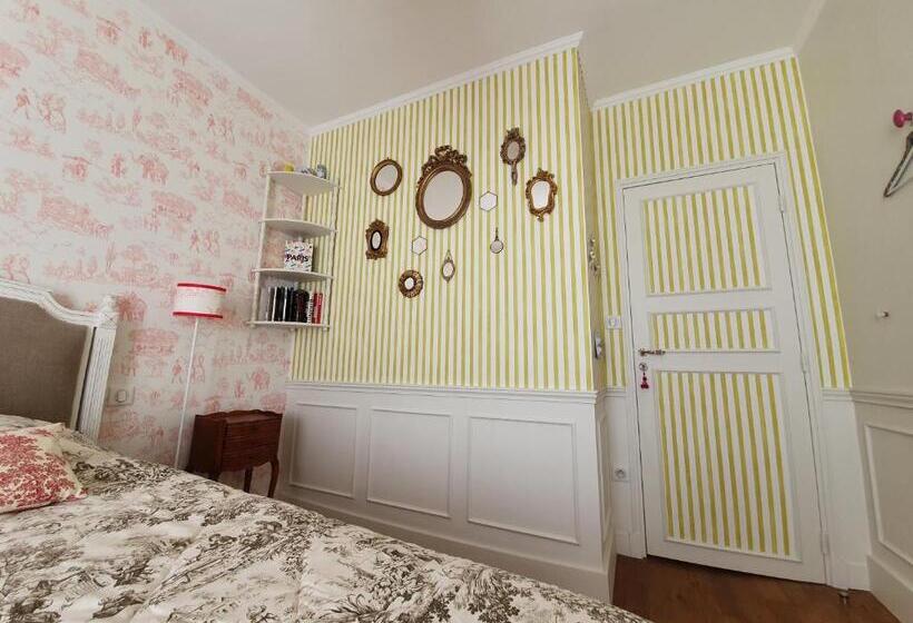 Chambre Standard Salle de Bain Extérieure, Chez Pépé Merle   Chambres D Hôtes Au Cœur De Paris