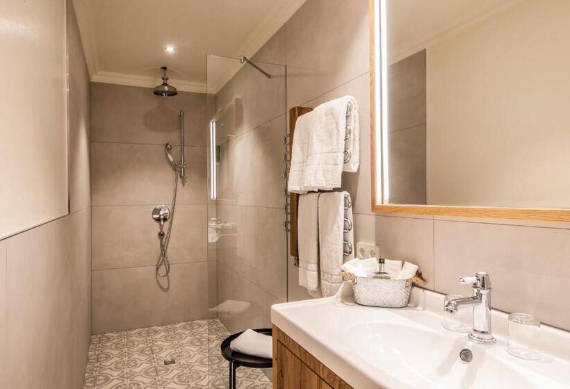 شقة غرفتين, Berghaus Schröcken   Hotel Apartments Spa