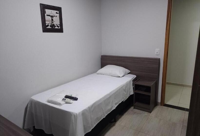 Quarto Estandar Individual, Rof
