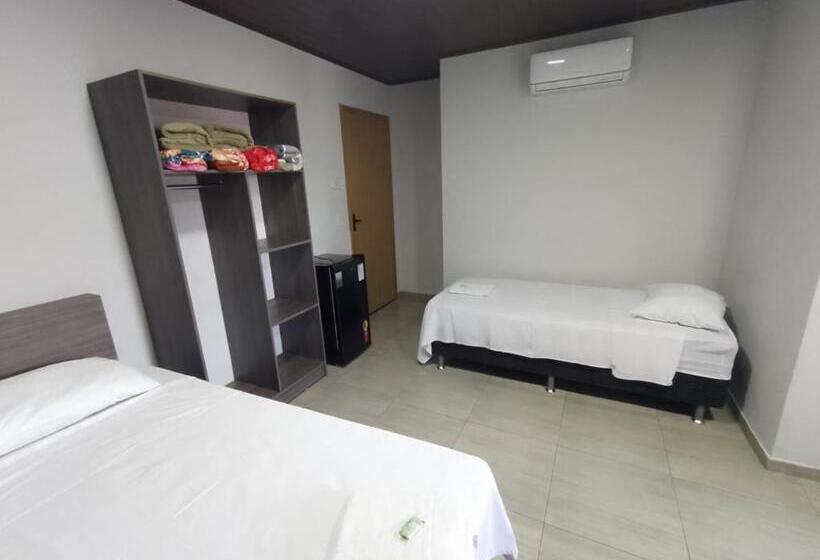 Quarto Familiar Deluxe, Rof